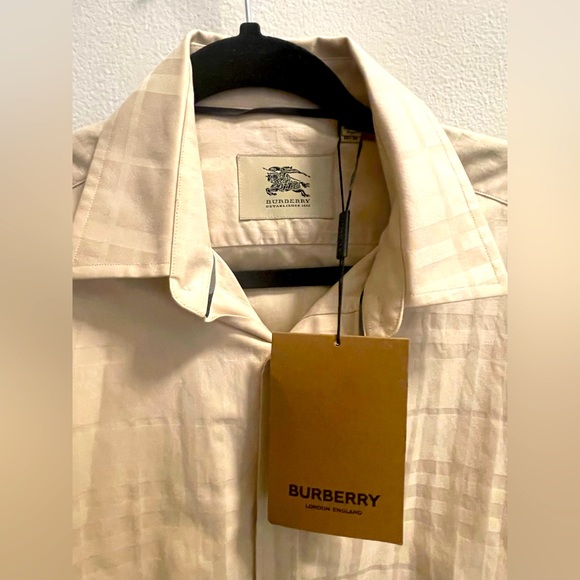 BURBERRY Subdued Plaid Button Up Dress Shirt with Embroidered Logo On Cuff - NWT - Picture 2 of 6